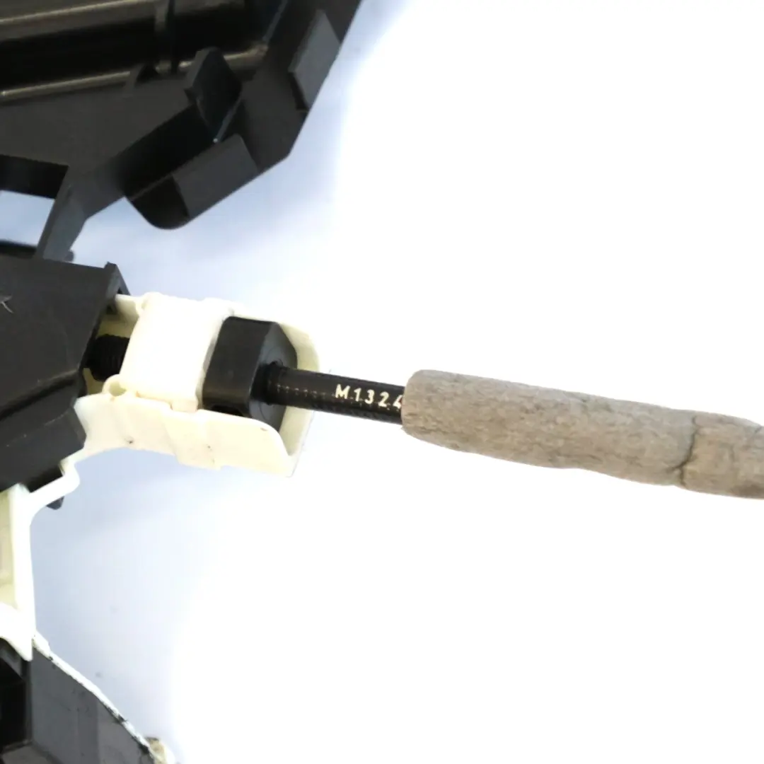 Door Lock Front Left N/S Actuator Latch to Mercedes W166 with Part number A1667230314 Mercedes W166 Door Lock Front Left N/S Actuator Latch - SKU A1667230314 - Part number A1667230314