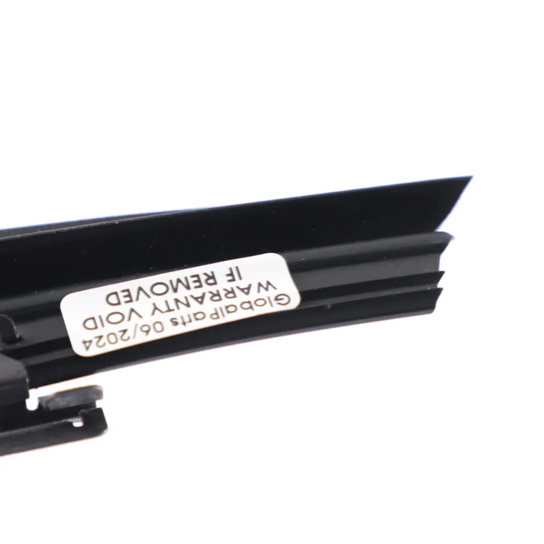 GLE350 W166 Guarnizione interna finestrino porta posteriore destra per Mercedes con numero di parte A1667300224 Mercedes GLE350 W166 Guarnizione interna finestrino porta posteriore destra - SKU A1667300224 - Numero di parte A1667300224