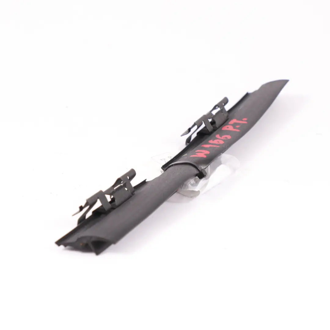 Mercedes GLE350 W166 Joint étanchéité intérieur vitre porte arrière droite - SKU A1667300224 - Numéro de pièce A1667300224