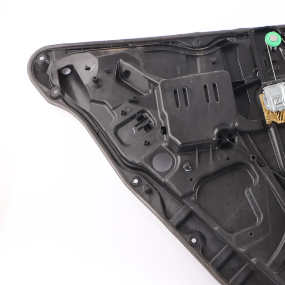 Mercedes W166 Motor Regulador Elevalunas Trasero Derecho Lateral - SKU A1667300279 - Número de pieza A1667300279