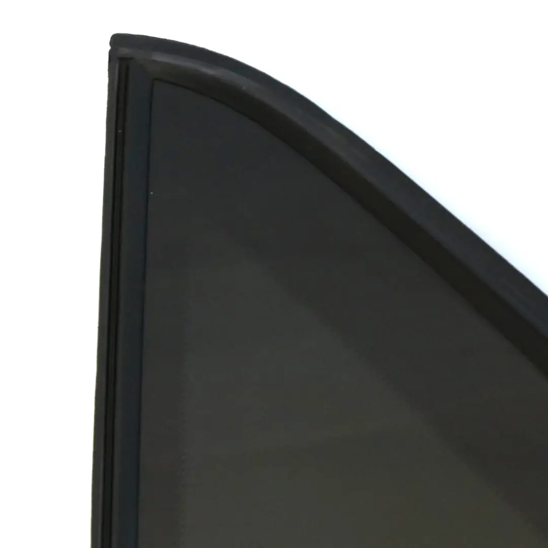 Vitrage arrière gauche Quarter Glass teinté AS3 pour Mercedes ML W166 à propos du numéro de pièce A1667301555 Mercedes ML W166 Vitrage arrière gauche Quarter Glass teinté AS3 - SKU A1667301555 - Numéro de pièce A1667301555