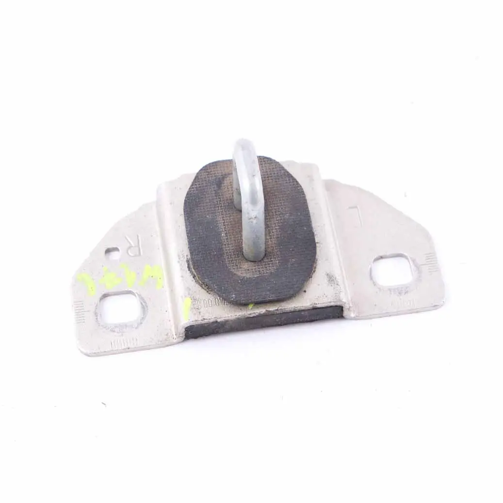 Gancho cierre portón trasero de la tapa maletero para Mercedes W166 W176 con número de pieza A1667400032 Mercedes W166 W176 Gancho cierre portón trasero de la tapa maletero - SKU A1667400032 - Número de pieza A1667400032