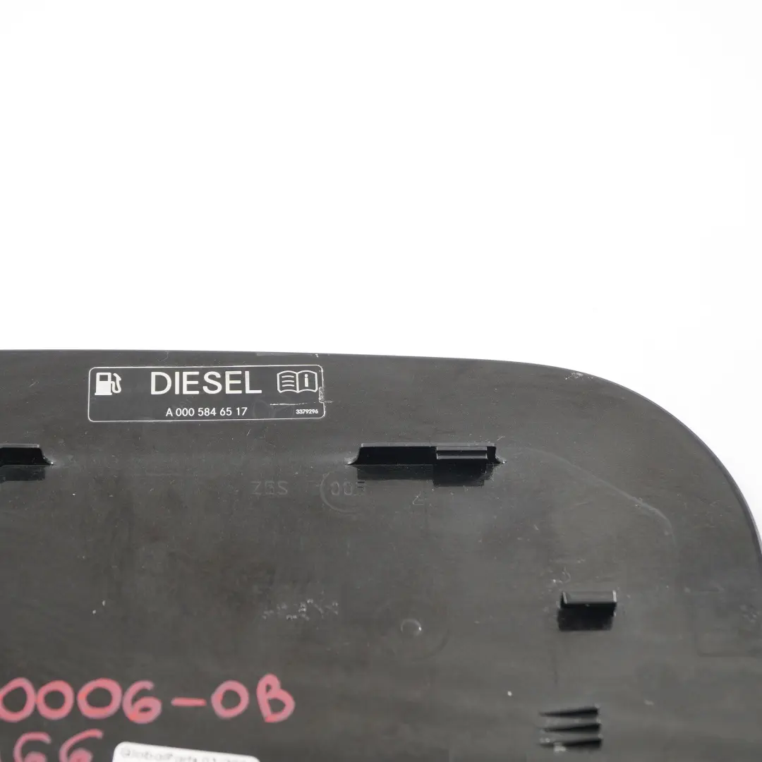 Mercedes W166 Diesel Kraftstofftankklappe Abdeckung Obsidian Schwarz 197 - SKU A1667570006-OB - Teilenummer A1667570006