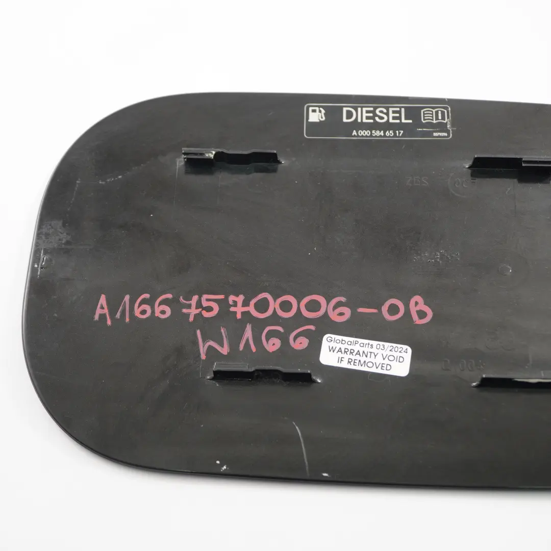 Mercedes W166 Diesel Capuchon de trappe à carburant noir obsidien métallisé 197 - SKU A1667570006-OB - Numéro de pièce A1667570006