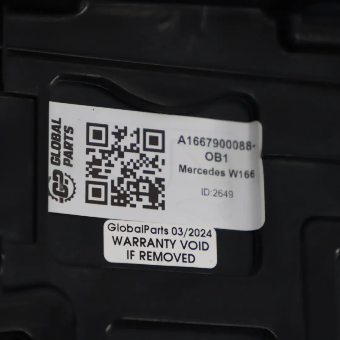 Spoiler Couvercle de hayon Obsidian Black Metallic - 197 pour Mercedes W166 à propos du numéro de pièce A1667900088 Mercedes W166 Spoiler Couvercle de hayon Obsidian Black Metallic - 197 - SKU A1667900088-OB1 - Numéro de pièce A1667900088