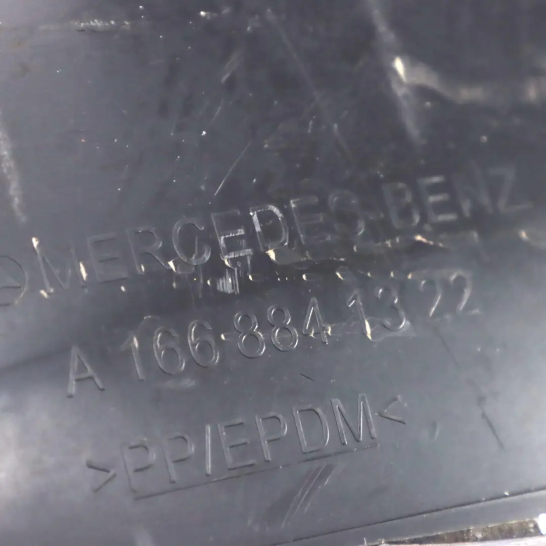 Passage roue arrière gauche Couvre boue de roue pour Mercedes ML W166 à propos du numéro de pièce A1668841322 Mercedes ML W166 Passage roue arrière gauche Couvre boue de roue - SKU A1668841322-1 - Numéro de pièce A1668841322