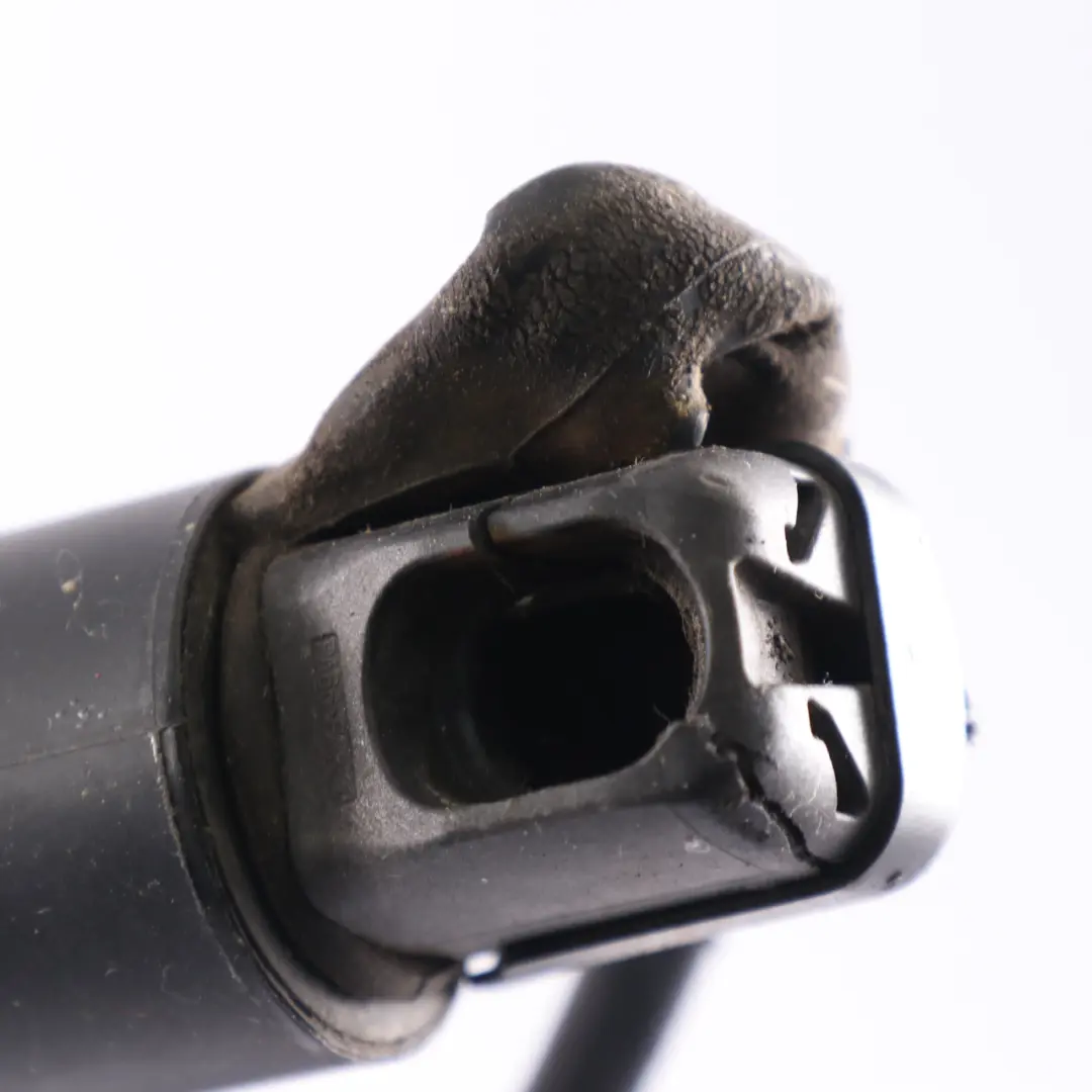 Portabagagli posteriore destro Puntone elettrico gas per Mercedes W166 con numero di parte A1668901130 Mercedes W166 Portabagagli posteriore destro Puntone elettrico gas - SKU A1668901130 - Numero di parte A1668901130