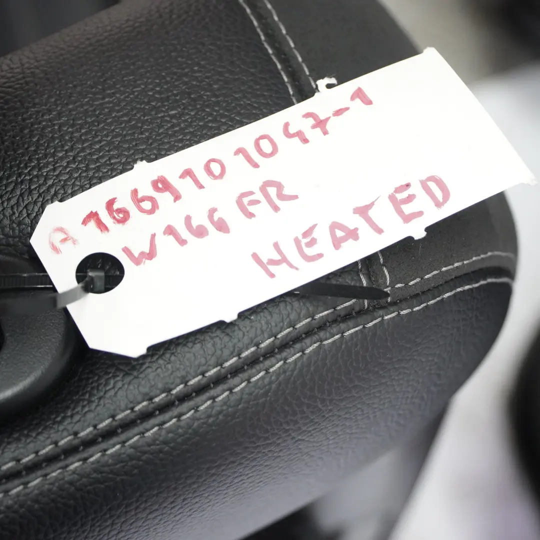 Sedile anteriore sportivo destro tessuto finta pelle nero per Mercedes ML W166 con numero di parte A1669101047 Mercedes ML W166 Sedile anteriore sportivo destro tessuto finta pelle nero - SKU A1669101047-1 - Numero di parte A1669101047