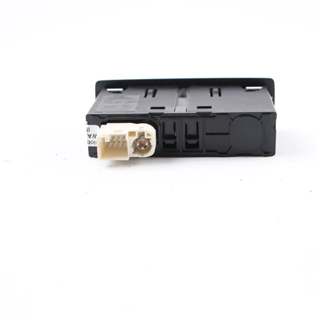 Mercedes W167 W256 Chargeur USB Unité de connexion - SKU A1678201302 - Numéro de pièce A1678201302