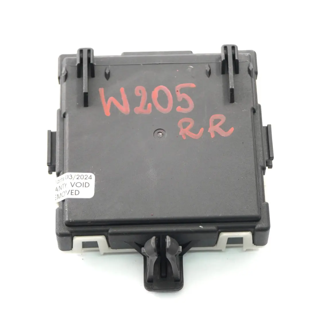 Modulo porta Mercedes W205 Modulo controllo porta posteriore destra per con numero di parte A1679004811 Modulo porta Mercedes W205 Modulo controllo porta posteriore destra - SKU A1679004811 - Numero di parte A1679004811