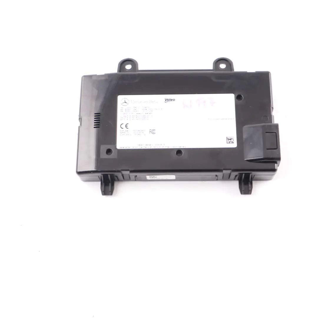 Module télématique Communication Control Unit ECU pour Mercedes W177 W247 à propos du numéro de pièce A1679008207 Mercedes W177 W247 Module télématique Communication Control Unit ECU - SKU A1679008207 - Numéro de pièce A1679008207