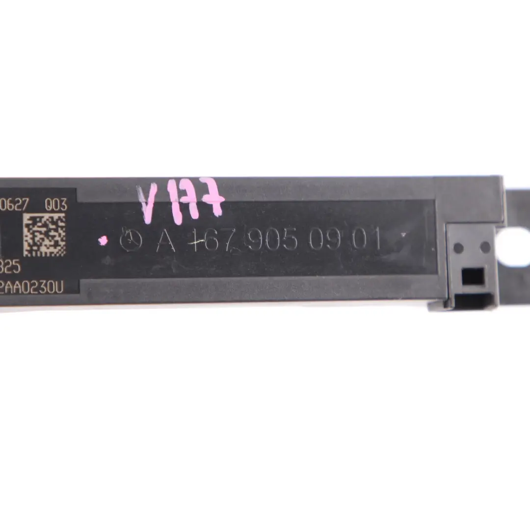 Antenna Unità Controllo Senza Chiave per Mercedes V177 W247 con numero di parte A1679050901 Mercedes V177 W247 Antenna Unità Controllo Senza Chiave - SKU A1679050901 - Numero di parte A1679050901