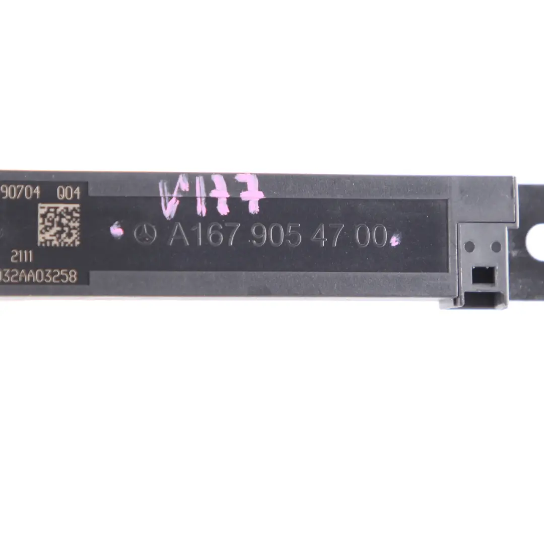 Récepteur d'antenne Mercedes W177 W247 W907 Module d'unité contrôle pour à propos du numéro de pièce A1679054700 Récepteur d'antenne Mercedes W177 W247 W907 Module d'unité contrôle - SKU A1679054700 - Numéro de pièce A1679054700
