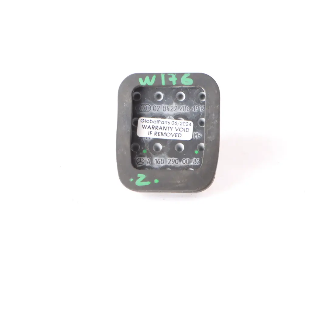 Mercedes W176 Pédale d'Embrayage Recouvrement Panneau Garniture - SKU A1682900082 - Numéro de pièce A1682900082