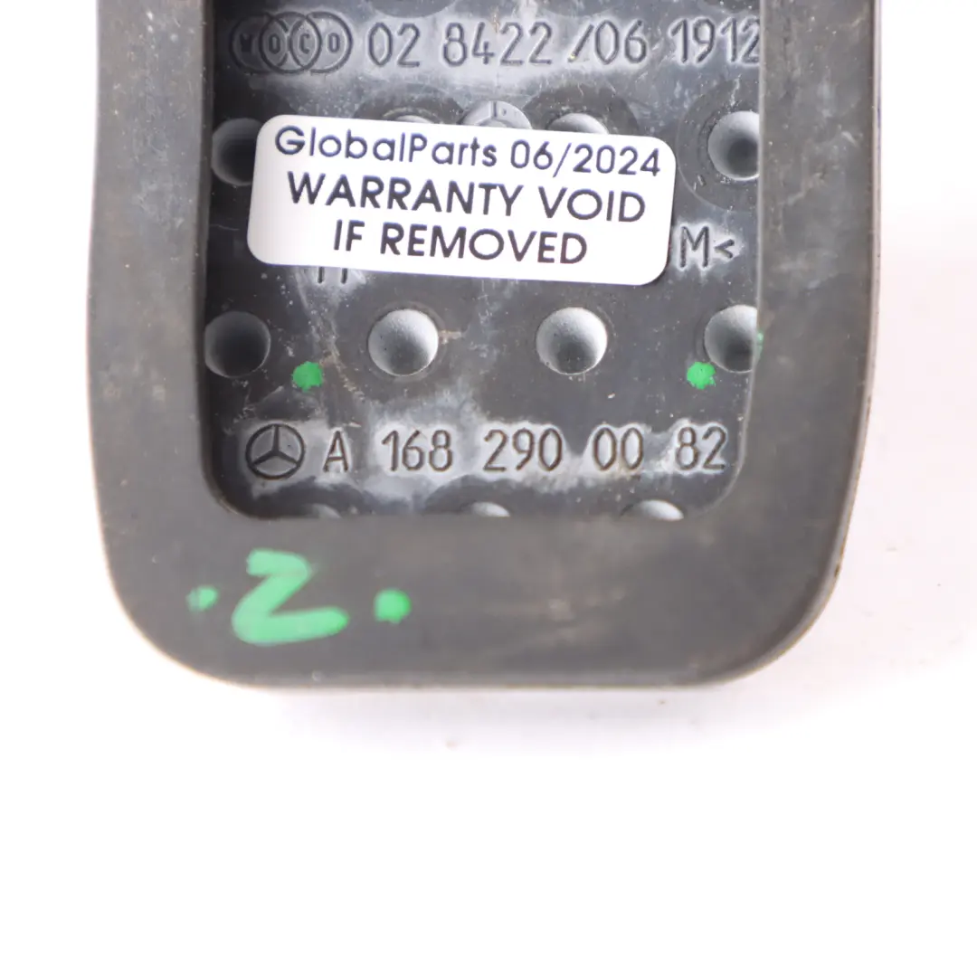 Mercedes W176 Pédale d'Embrayage Recouvrement Panneau Garniture - SKU A1682900082 - Numéro de pièce A1682900082