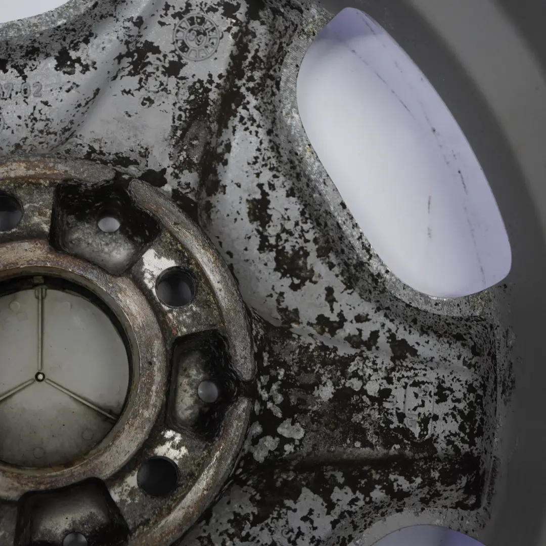 Cerchio In Lega Argento 15" 5.5J ET:54 per Mercedes W168 con numero di parte A1684011702 Mercedes W168 Cerchio In Lega Argento 15" 5.5J ET:54 - SKU A1684011702-1 - Numero di parte A1684011702