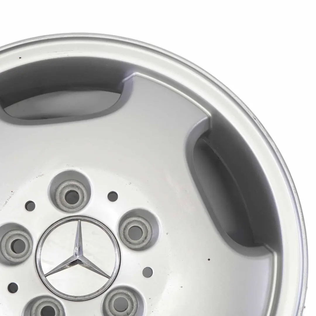 Cerchio In Lega Argento 15" 5.5J ET:54 per Mercedes W168 con numero di parte A1684011702 Mercedes W168 Cerchio In Lega Argento 15" 5.5J ET:54 - SKU A1684011702-2 - Numero di parte A1684011702