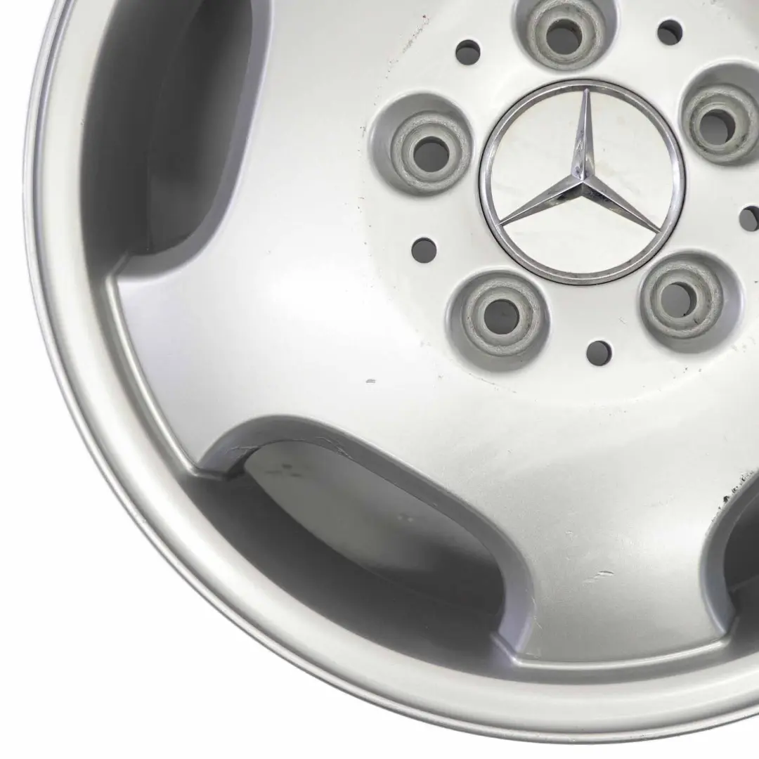 Mercedes W168 Llanta De Aleación Plateada 15" 5.5J ET:54 - SKU A1684011702-2 - Número de pieza A1684011702
