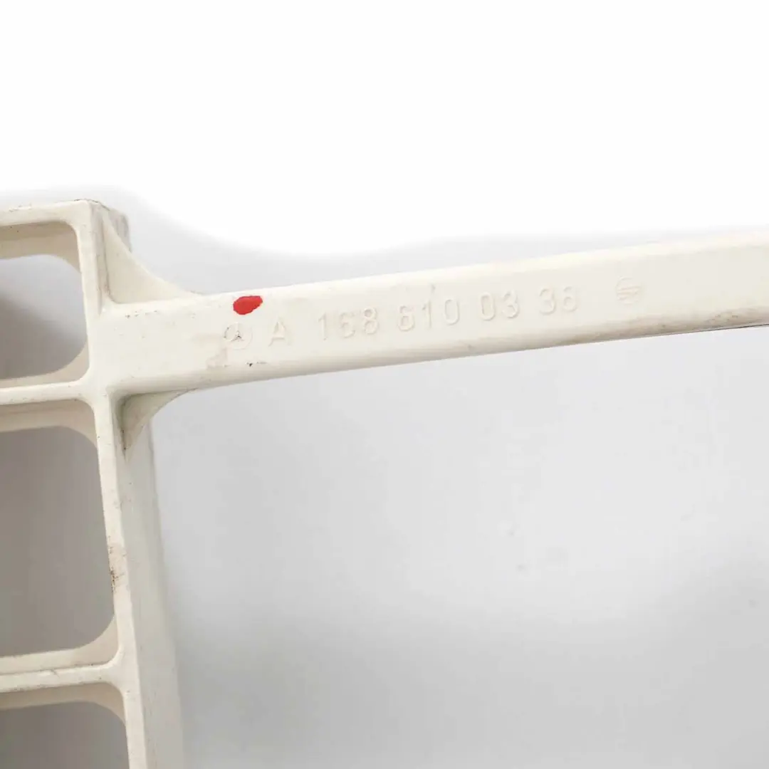 Batterie Support Porte-Piles Avante pour Mercedes W168 à propos du numéro de pièce A1686100336 Mercedes W168 Batterie Support Porte-Piles Avante - SKU A1686100336 - Numéro de pièce A1686100336