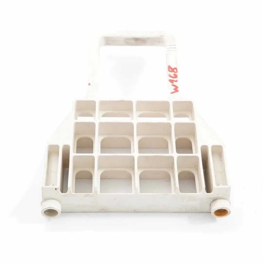 Batterie Support Porte-Piles Avante pour Mercedes W168 à propos du numéro de pièce A1686100336 Mercedes W168 Batterie Support Porte-Piles Avante - SKU A1686100336 - Numéro de pièce A1686100336