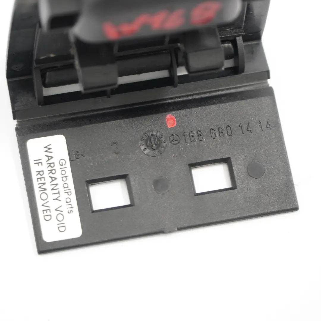 Support Fixation Poignée Plancher Coffre pour Mercedes W168 à propos du numéro de pièce A1686801414 Mercedes W168 Support Fixation Poignée Plancher Coffre - SKU A1686801414 - Numéro de pièce A1686801414