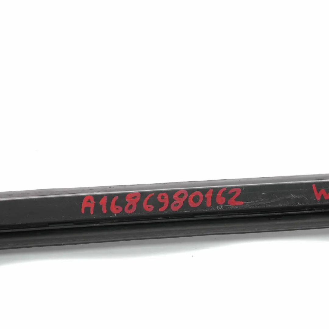 Tür Vorne Links Zierleiste Leistung für Mercedes W168 mit Teilenummer A1686980162 Mercedes W168 Tür Vorne Links Zierleiste Leistung - SKU A1686980162 - Teilenummer A1686980162