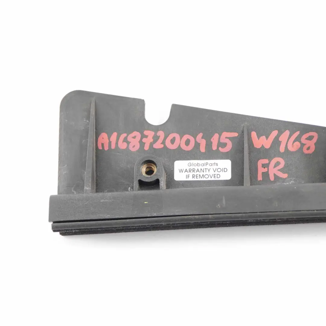 Gestion de Disque Guidage de Fenetre Avant Droite pour Mercedes W168 à propos du numéro de pièce A1687200415 Mercedes W168 Gestion de Disque Guidage de Fenetre Avant Droite - SKU A1687200415 - Numéro de pièce A1687200415