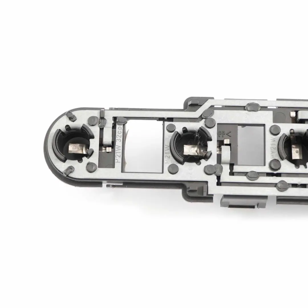 Mercedes W168 Support Lumière Lampe Arrière Gauche Droite - SKU A1688200277 - Numéro de pièce A1688200277