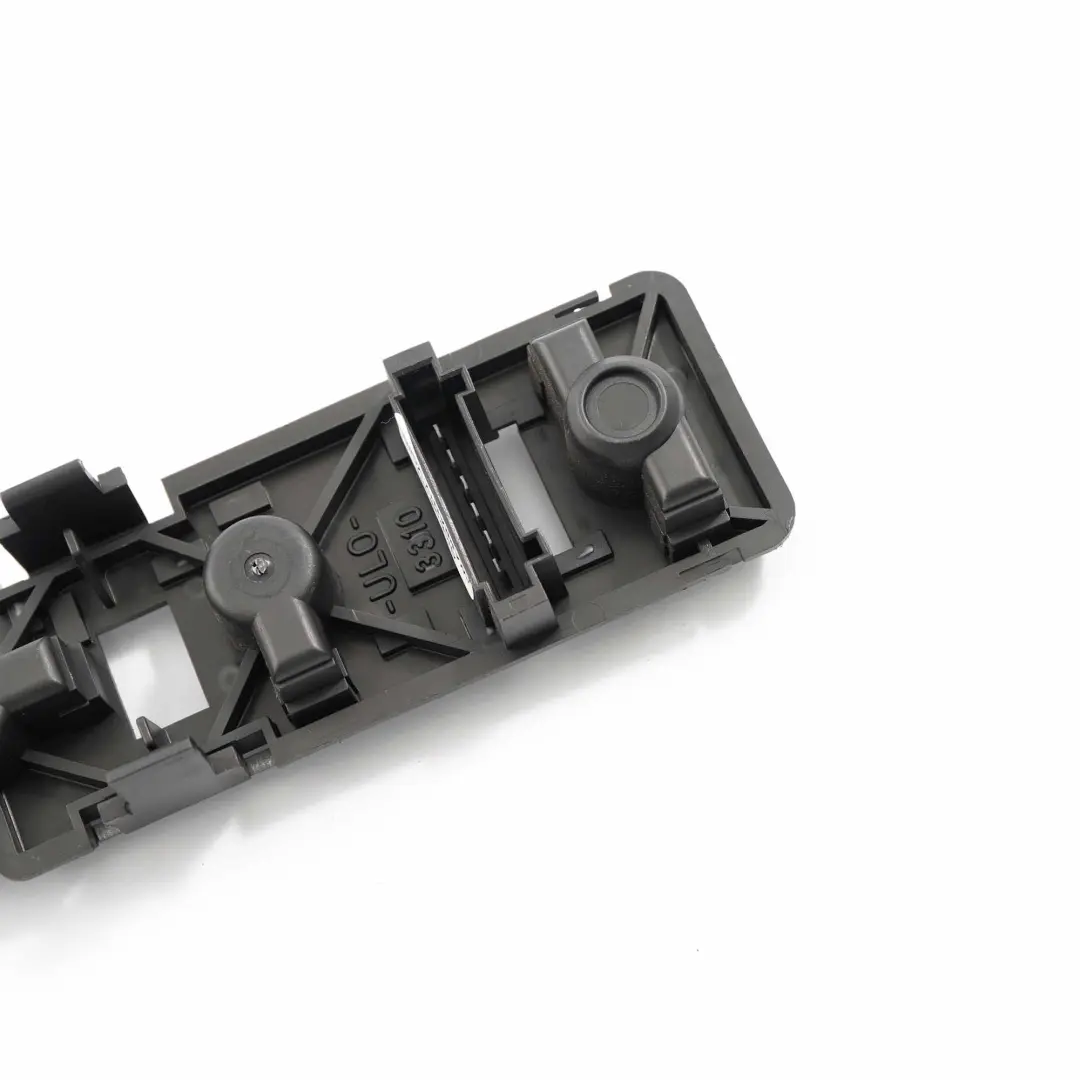 Mercedes W168 Support Lumière Lampe Arrière Gauche Droite - SKU A1688200277 - Numéro de pièce A1688200277