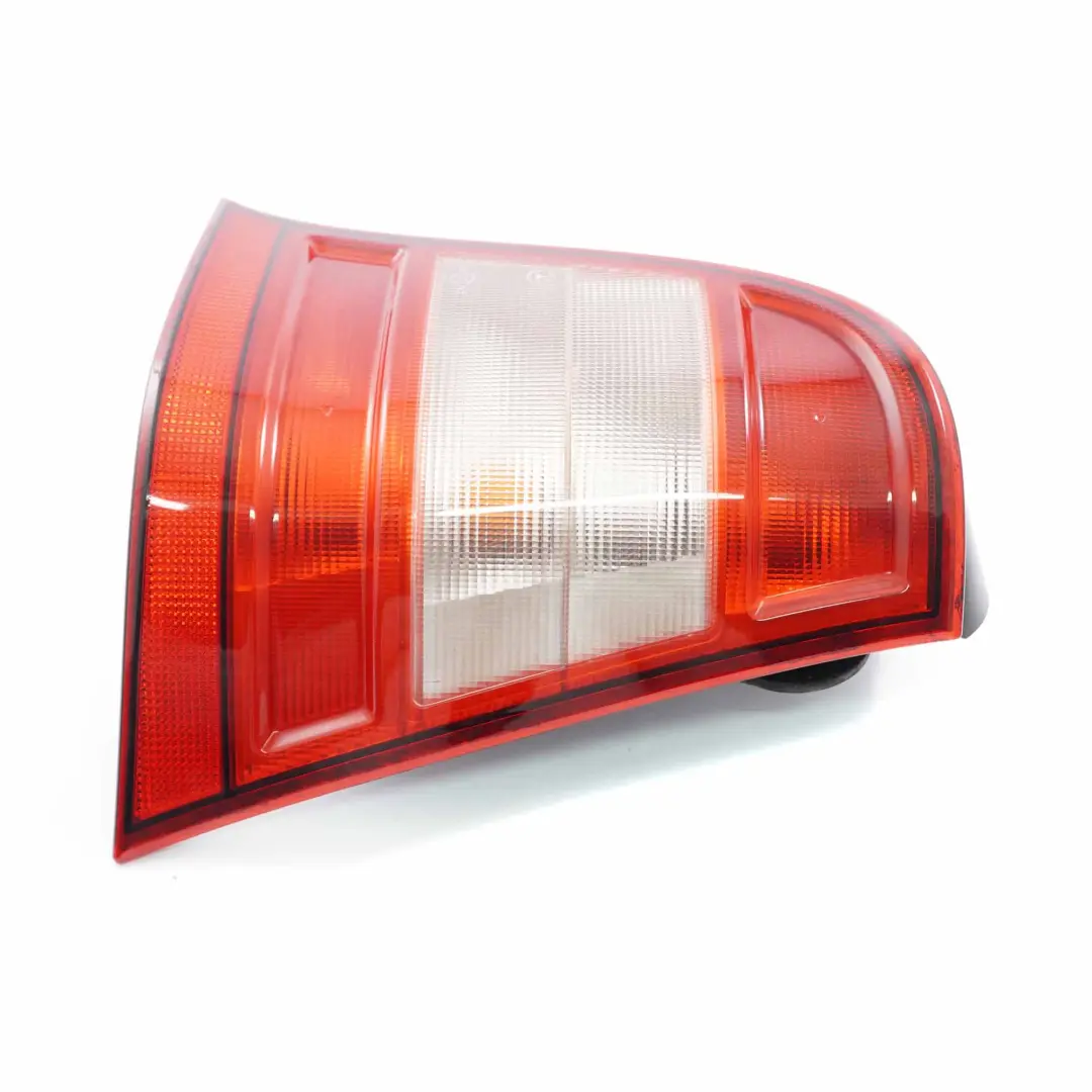 Hinten Rechts Rücklicht Lampe Seite Panel für Mercedes W168 mit Teilenummer A1688200664 Mercedes W168 Hinten Rechts Rücklicht Lampe Seite Panel - SKU A1688200664 - Teilenummer A1688200664
