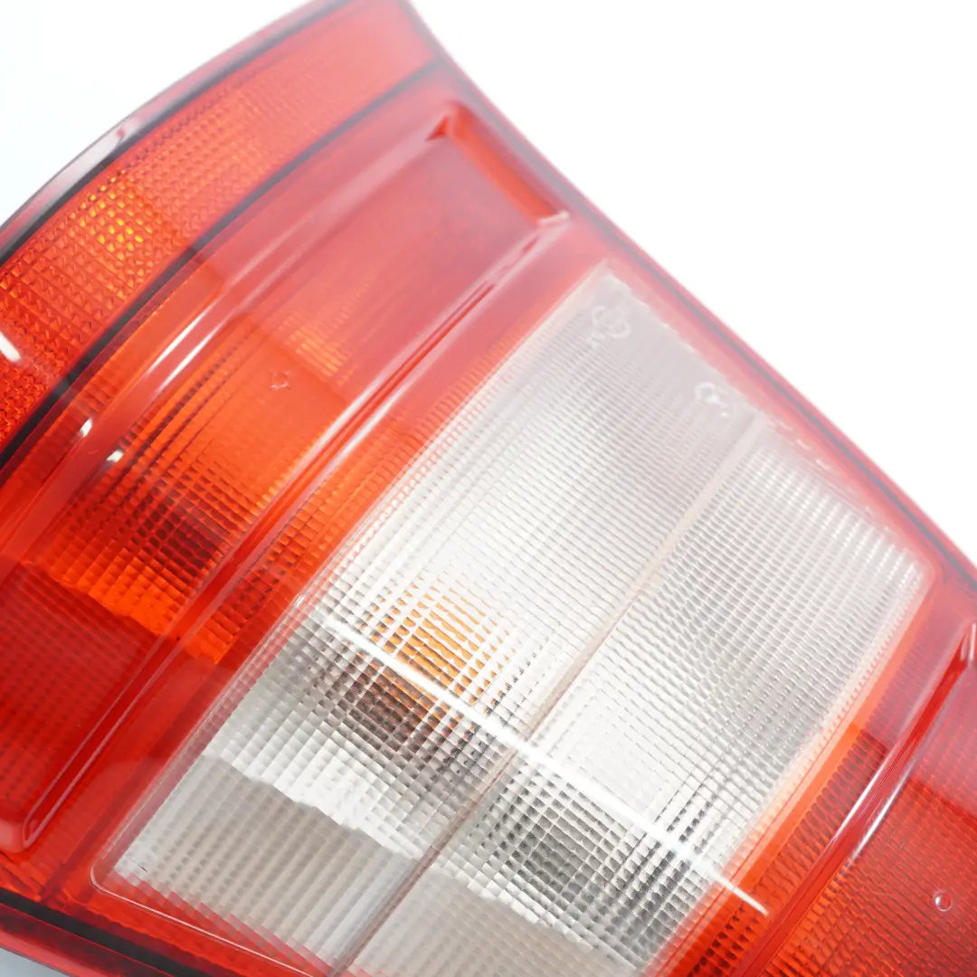 Feu Arrière Droit Panneau Latéral pour Mercedes W168 à propos du numéro de pièce A1688200664 Mercedes W168 Feu Arrière Droit Panneau Latéral - SKU A1688200664 - Numéro de pièce A1688200664