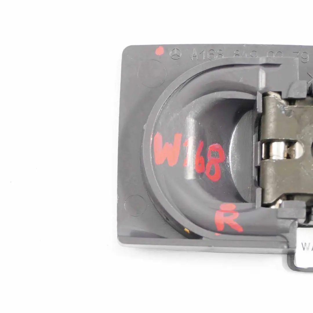 Gepäckraum Verzurröse Halterung Halter Rechts für Mercedes W168 mit Teilenummer A1688490279 Mercedes W168 Gepäckraum Verzurröse Halterung Halter Rechts - SKU A1688490279 - Teilenummer A1688490279
