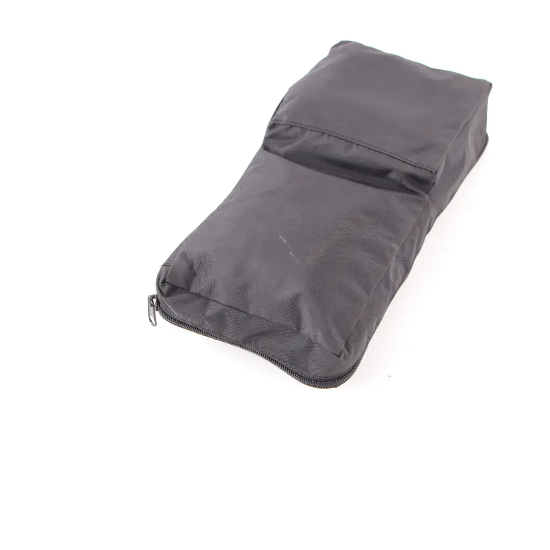 Trousse Médicale d'urgence First Aid Pouch Box pour Mercedes W168 à propos du numéro de pièce A1688600050 Mercedes W168 Trousse Médicale d'urgence First Aid Pouch Box - SKU A1688600050 - Numéro de pièce A1688600050