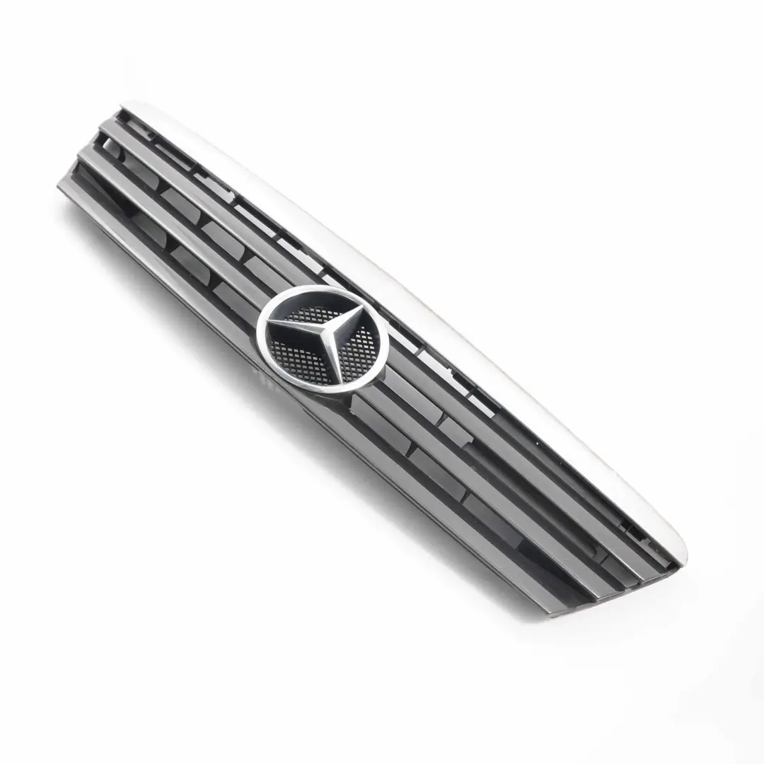 Grille Avant Mercedes W168 Capot Radiateur Gris Météore Métallisé - 195 pour à propos du numéro de pièce A1688880360 Grille Avant Mercedes W168 Capot Radiateur Gris Météore Métallisé - 195 - SKU A1688880360-MEG - Numéro de pièce A1688880360