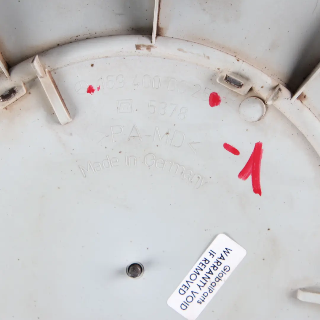 Tapacubos Mercedes W169 Plata Tapacubos Panel 15" para con número de pieza A1694000025 Tapacubos Mercedes W169 Plata Tapacubos Panel 15" - SKU A1694000025-1 - Número de pieza A1694000025