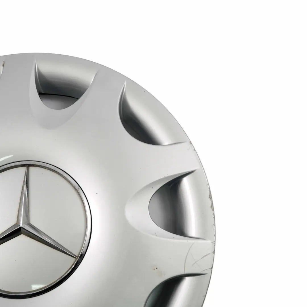 Enjoliveur Roue Argent Enjoliveur Moyeu Panneau Garniture 15" pour Mercedes W169 à propos du numéro de pièce A1694000025 Mercedes W169 Enjoliveur Roue Argent Enjoliveur Moyeu Panneau Garniture 15" - SKU A1694000025 - Numéro de pièce A1694000025