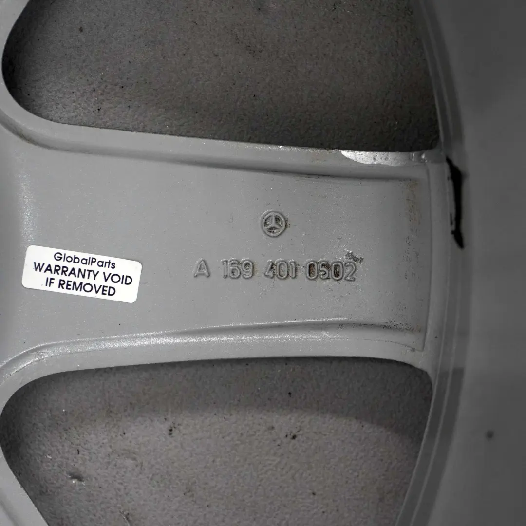 Benz a Class W169 Argento Cerchi AlluMini o 17" ET: 54 7J per Mercedes con numero di parte A1694010502 Mercedes Benz a Class W169 Argento Cerchi AlluMini o 17" ET: 54 7J - SKU A1694010502-1 - Numero di parte A1694010502