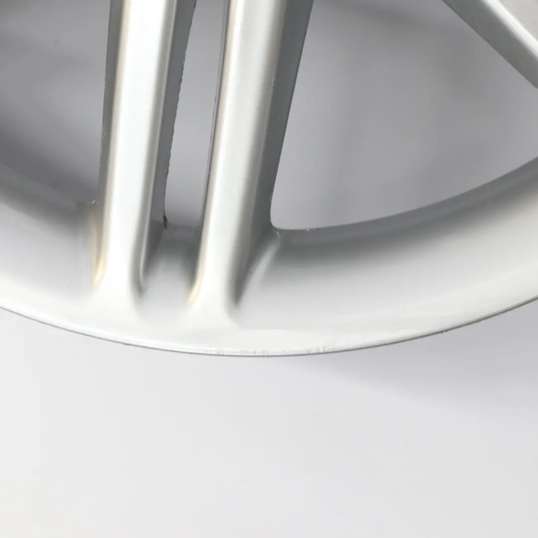 Silberne Leicht metall felge 16" 6J ET:46 für Mercedes W169 mit Teilenummer A1694010802 Mercedes W169 Silberne Leicht metall felge 16" 6J ET:46 - SKU A1694010802-1 - Teilenummer A1694010802