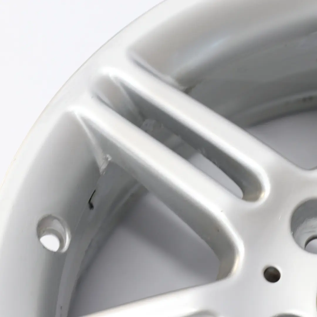 Silberne Leicht metall felge 16" 6J ET:46 für Mercedes W169 mit Teilenummer A1694010802 Mercedes W169 Silberne Leicht metall felge 16" 6J ET:46 - SKU A1694010802-1 - Teilenummer A1694010802