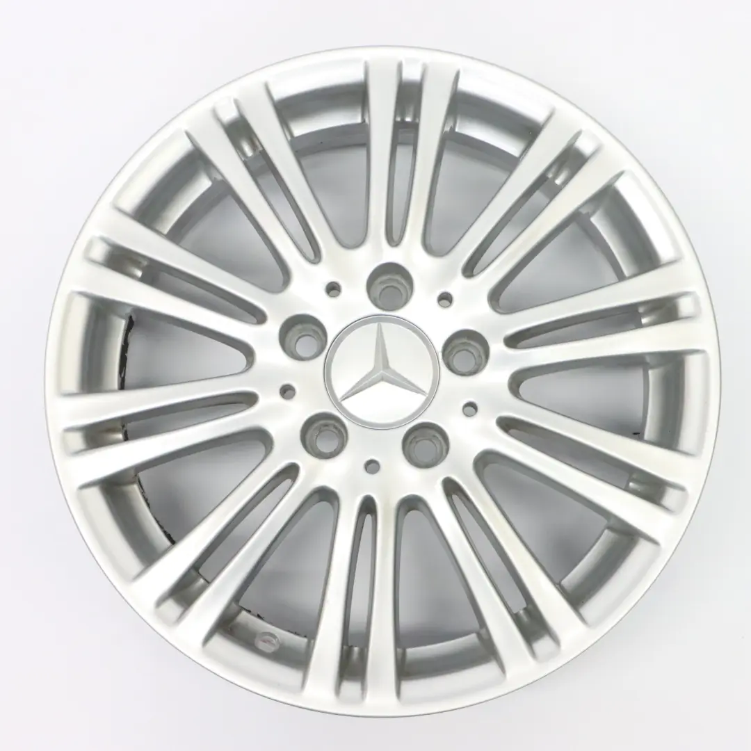 jante en alliage argentée 16" 6J ET:46 pour Mercedes W169 à propos du numéro de pièce A1694010802 Mercedes W169 jante en alliage argentée 16" 6J ET:46 - SKU A1694010802-2 - Numéro de pièce A1694010802