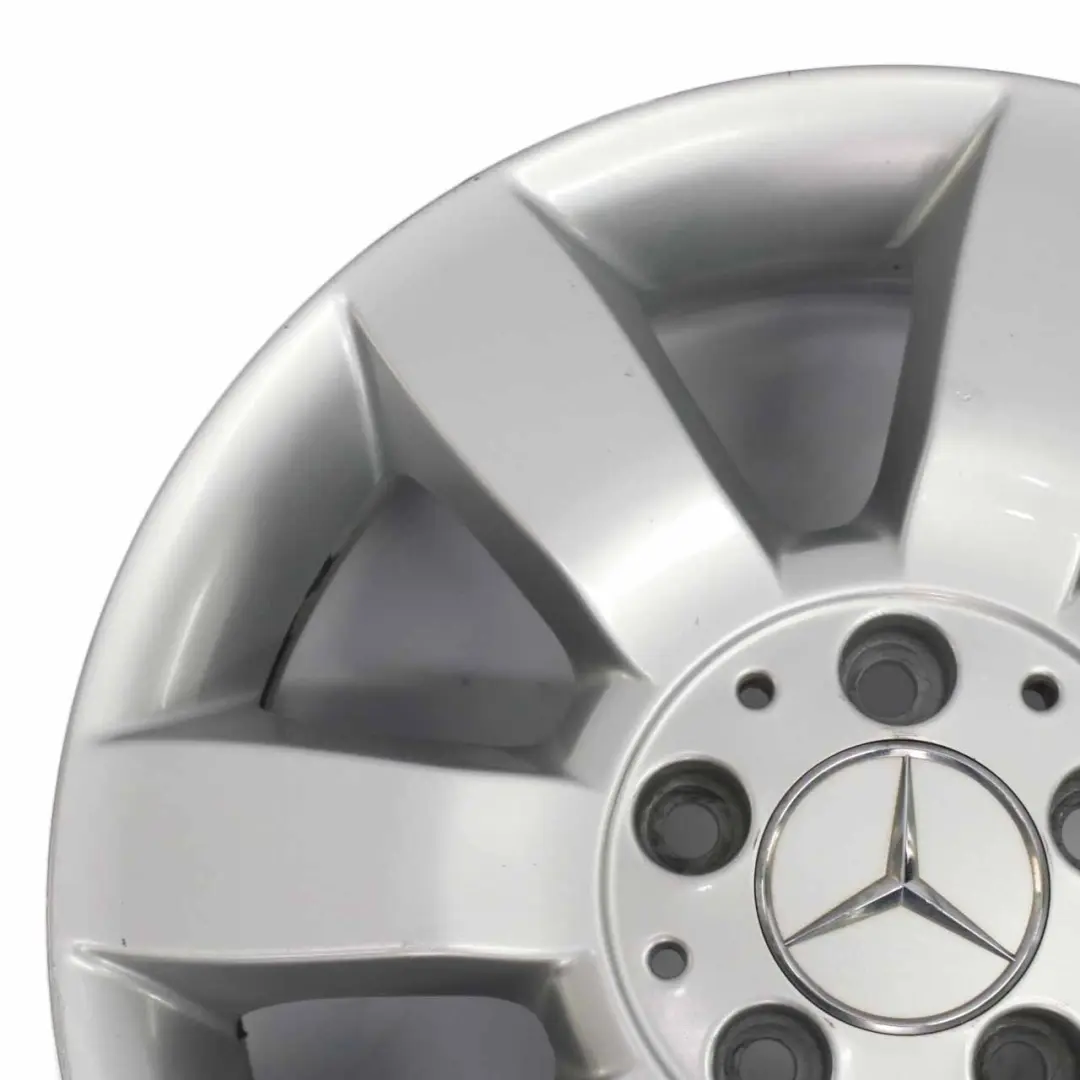 Silberne Leichtmetallfelge 16" 6J ET:46 für Mercedes W169 W245 mit Teilenummer A1694011902 Mercedes W169 W245 Silberne Leichtmetallfelge 16" 6J ET:46 - SKU A1694011902-1 - Teilenummer A1694011902