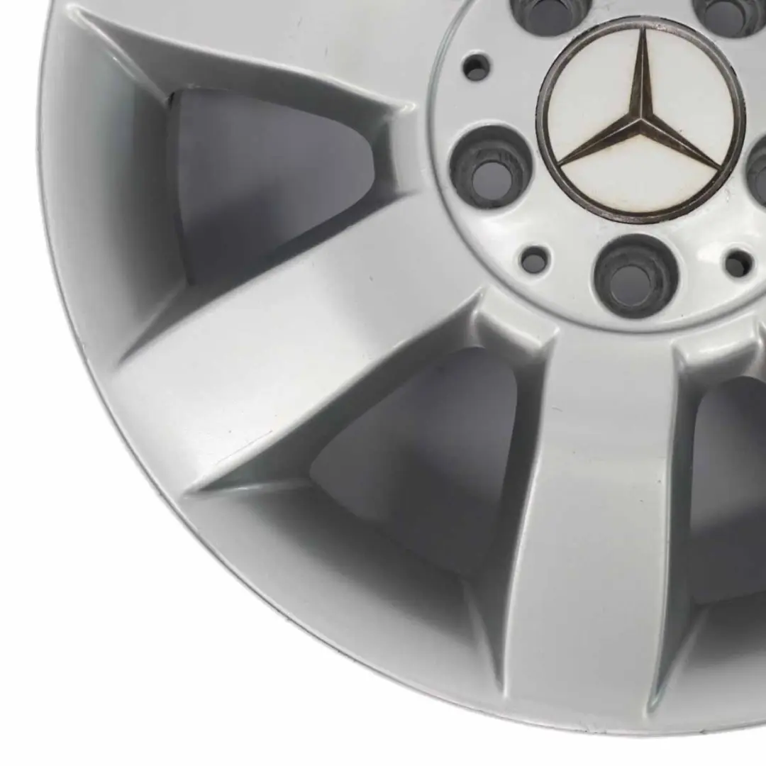 Cerchio in lega argento 16" 6J ET:46 per Mercedes W169 W245 con numero di parte A1694011902 Mercedes W169 W245 Cerchio in lega argento 16" 6J ET:46 - SKU A1694011902-2 - Numero di parte A1694011902