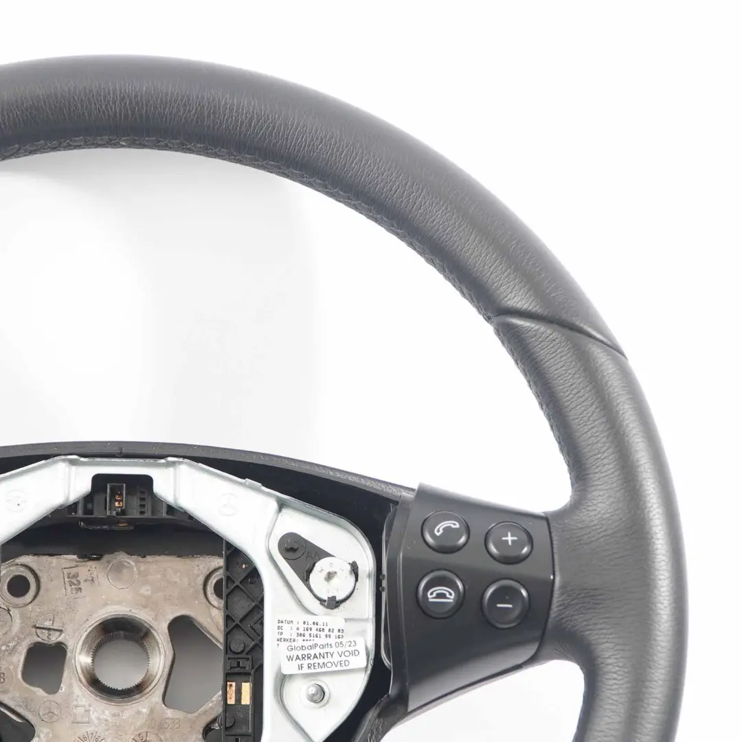 Volant multifonction en cuir noir pour Mercedes W169 à propos du numéro de pièce A1694600203 Mercedes W169 Volant multifonction en cuir noir - SKU A1694600203 - Numéro de pièce A1694600203