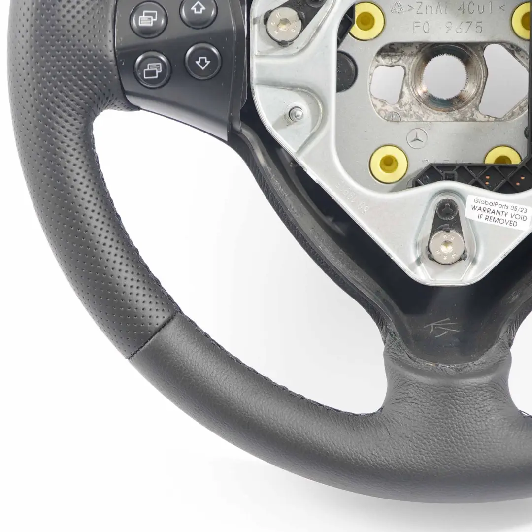 Mercedes W169 NOUVEAU Volant en cuir noir avec filets noirs - SKU A1694600503-2 - Numéro de pièce A1694600503