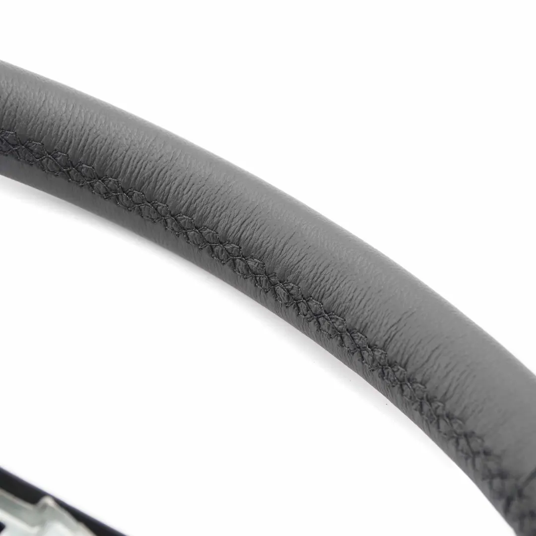 Mercedes W169 NOUVEAU Volant en cuir noir avec filets noirs - SKU A1694600503-2 - Numéro de pièce A1694600503