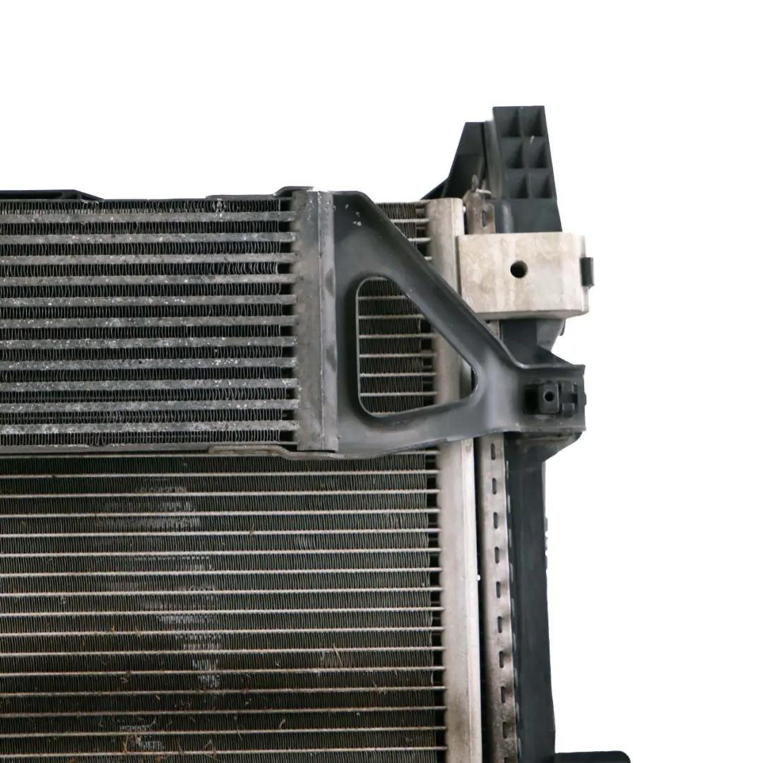 Mercedes-Benz W169 A180 CDI Complete Set Engine Radiator Fan Pack with Housing to with Part number A1695004204 Mercedes-Benz W169 A180 CDI Complete Set Engine Radiator Fan Pack with Housing - SKU A1695004204 - Part number A1695004204