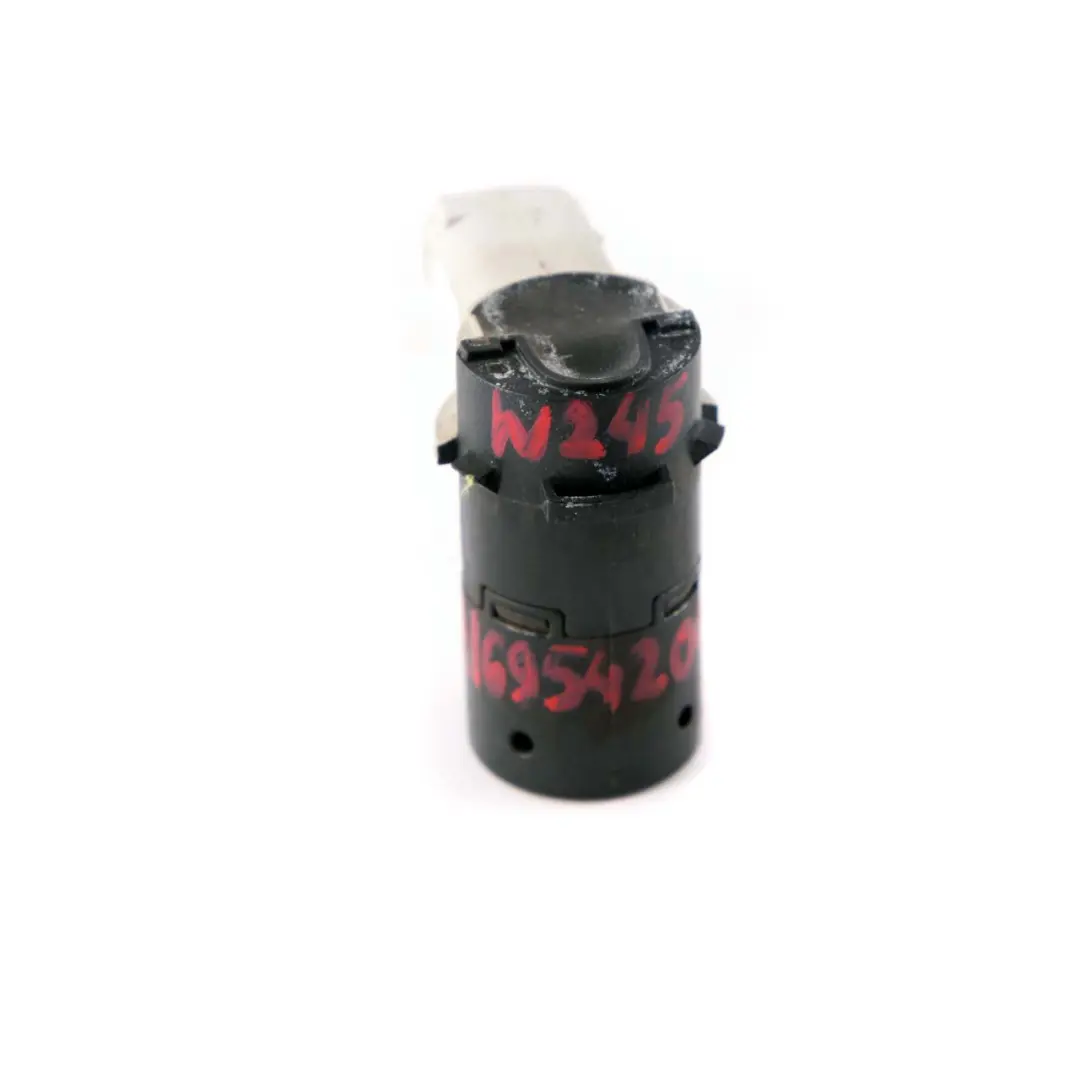 pare-chocs avant détecteur de distance Parktronic Kosmos Noir 191 pour Mercedes W169 à propos du numéro de pièce A1695420018 Mercedes W169 pare-chocs avant détecteur de distance Parktronic Kosmos Noir 191 - SKU A1695420018-KB - Numéro de pièce A1695420018