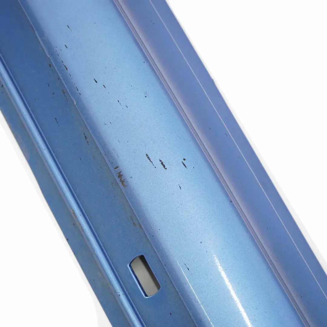 Latérale couvre seuil de porte gauche Bleu Mistral Métallisé - 955 pour Mercedes W169 à propos du numéro de pièce A1696110308 Mercedes W169 Latérale couvre seuil de porte gauche Bleu Mistral Métallisé - 955 - SKU A1696110308-MBL - Numéro de pièce A1696110308