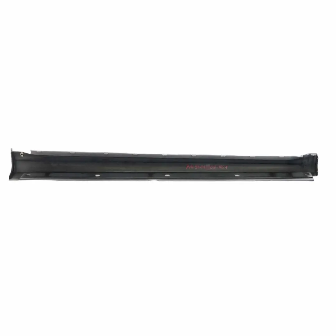 Latérale couvre seuil de porte gauche argent polaire - 761 pour Mercedes W169 à propos du numéro de pièce A1696110308 Mercedes W169 Latérale couvre seuil de porte gauche argent polaire - 761 - SKU A1696110308-PLS1 - Numéro de pièce A1696110308