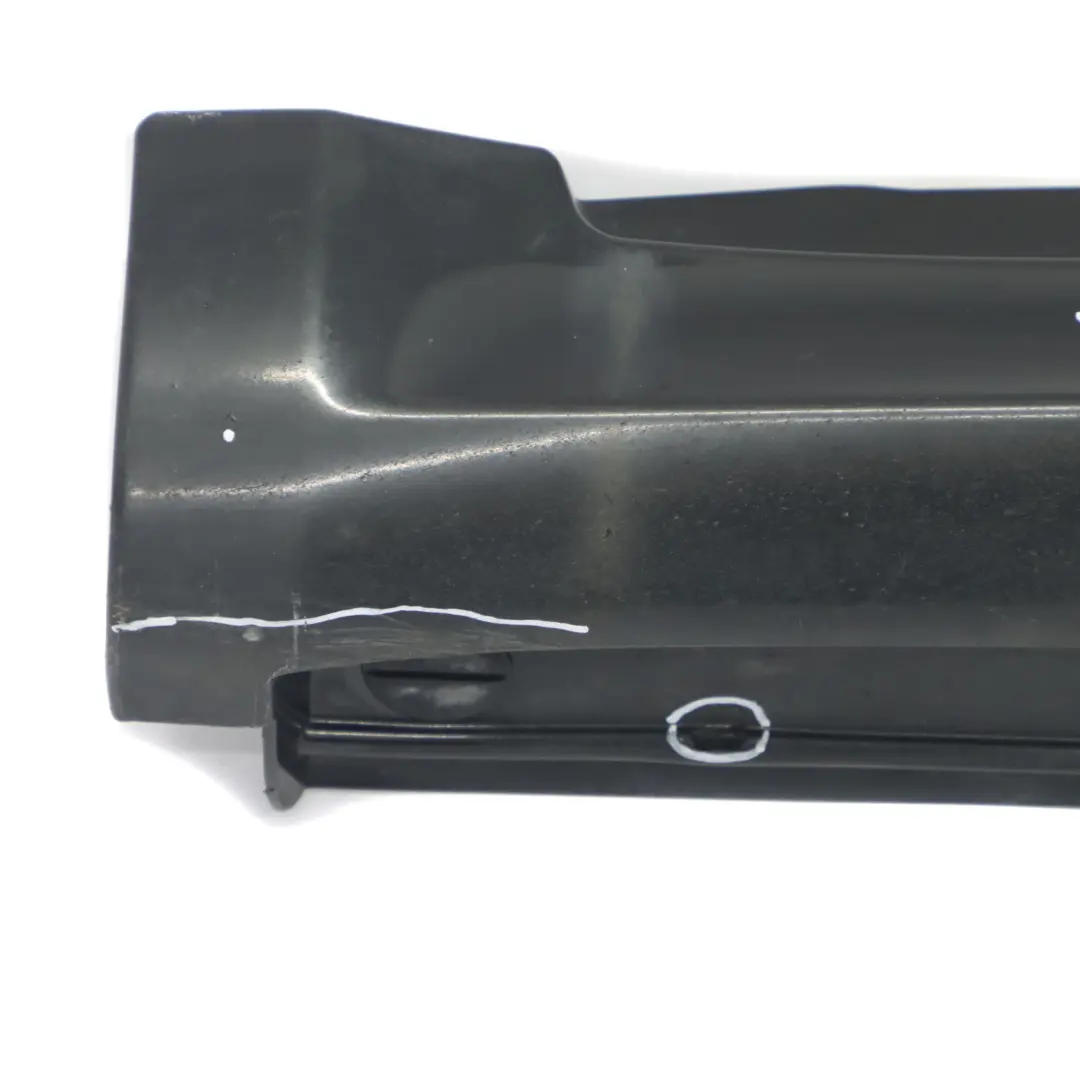 jupe latérale couvre seuil de porte gauche Tropical Black - 160 pour Mercedes W169 à propos du numéro de pièce A1696110308 Mercedes W169 jupe latérale couvre seuil de porte gauche Tropical Black - 160 - SKU A1696110308-TBL - Numéro de pièce A1696110308